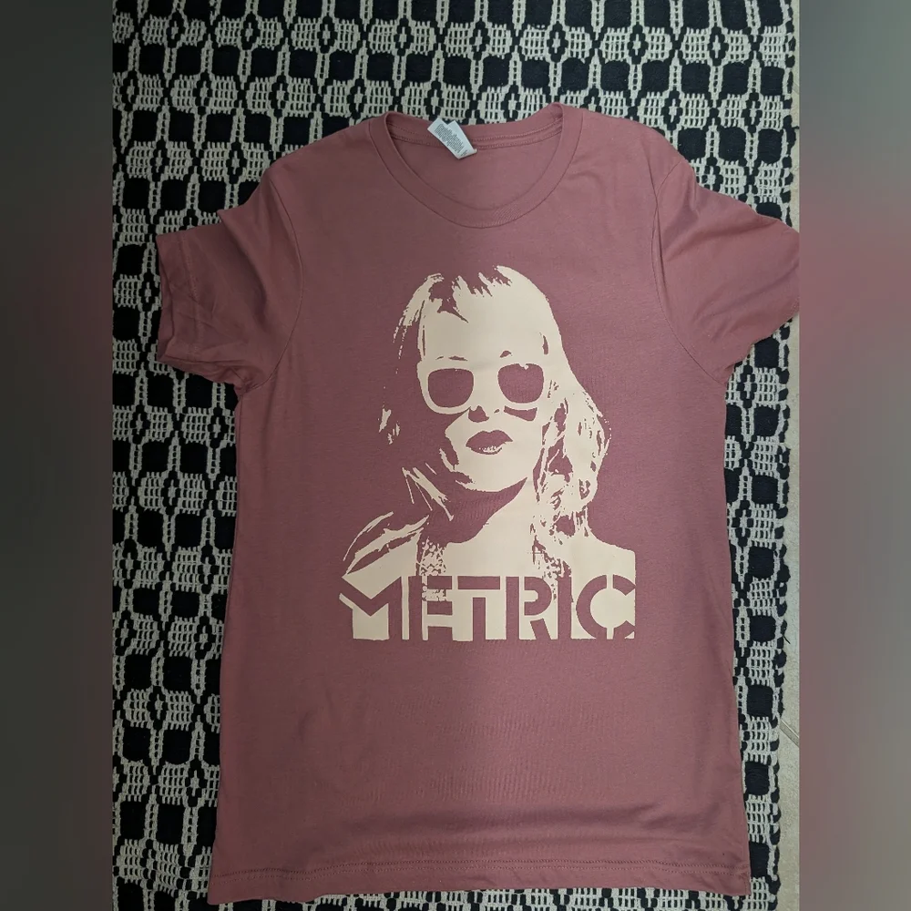 Metric T-Shirt - Pink - Picture 1 of 3